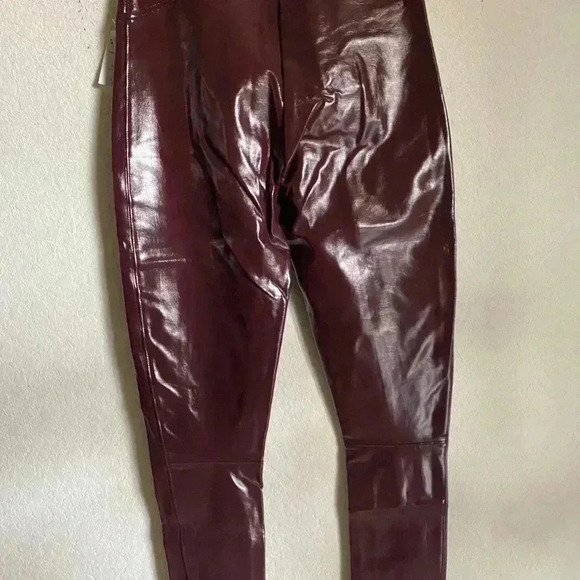 Spanx Faux Patent Leather Sleek Smoothing Contour Waist Leggings Slimming Ruby M - Picture 11 of 13